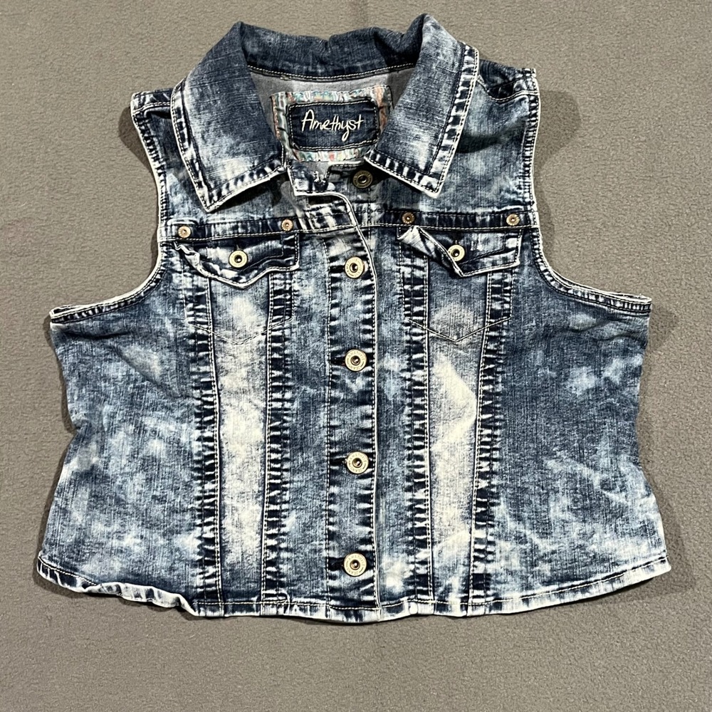 Amethyst‎ Women's 1X Denim Vest Acid Wash Jean Sleeveless Button Up Top